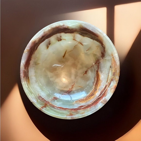 Green Onyx Crystal Bowl • Attracts Positive Energy & Repel Negativity - Picture 4 of 9